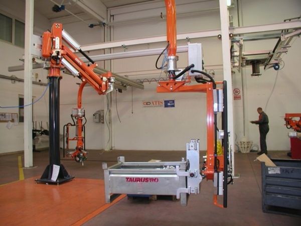 Manipulator ATISmirus 300 clamp tool for metal containers