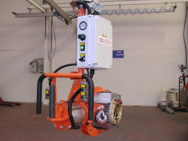 Manipulator ATISmirus 80 with clamp tool for stators 05