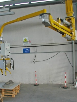 Manipulator ATISmirus 300 for engine blocks and sand casts