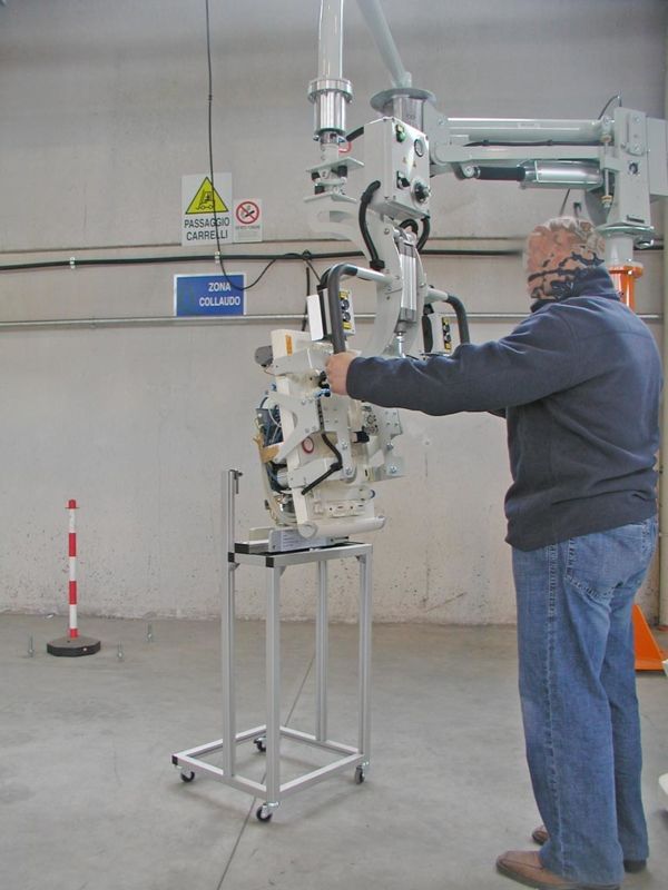 Dialysis machine frame - Pneumatic Manipulator ATIS