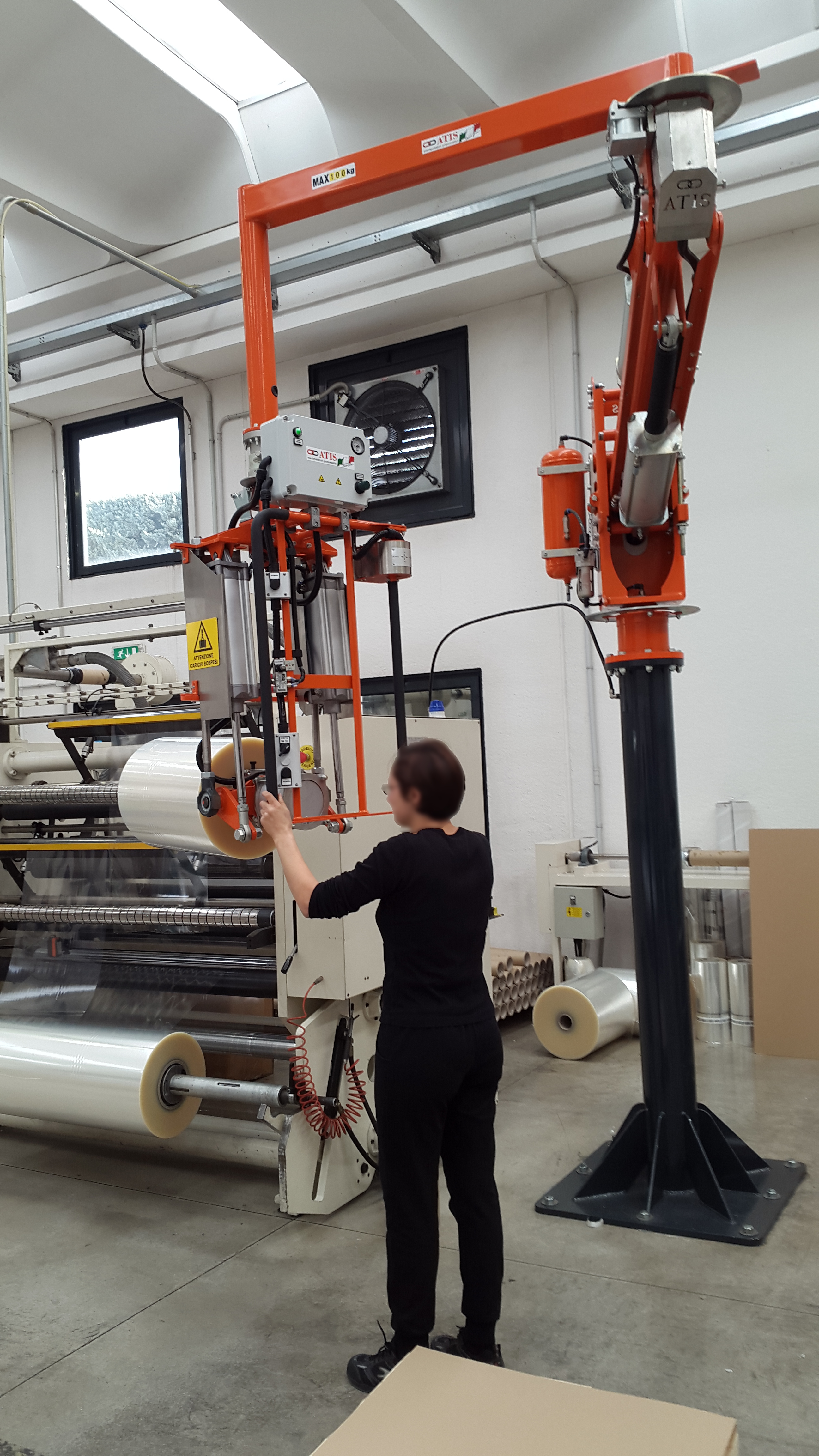 Atis Plastic Film Reel Manipulator Lifting Arm From Shaft With Load Balancer Or Weight Zeroing